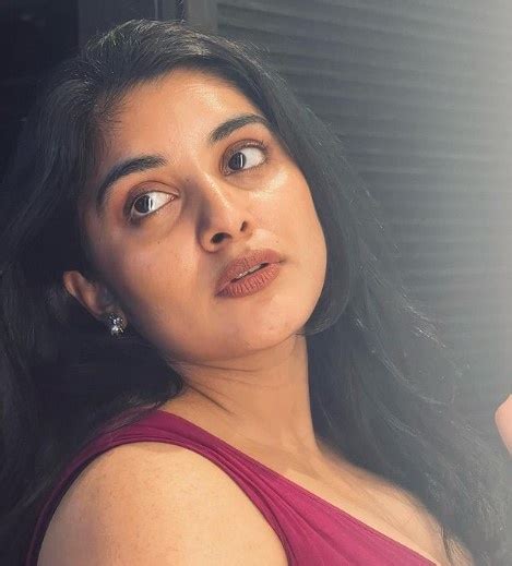 nivetha thomas boob|150+ Nivetha Thomas Photos .